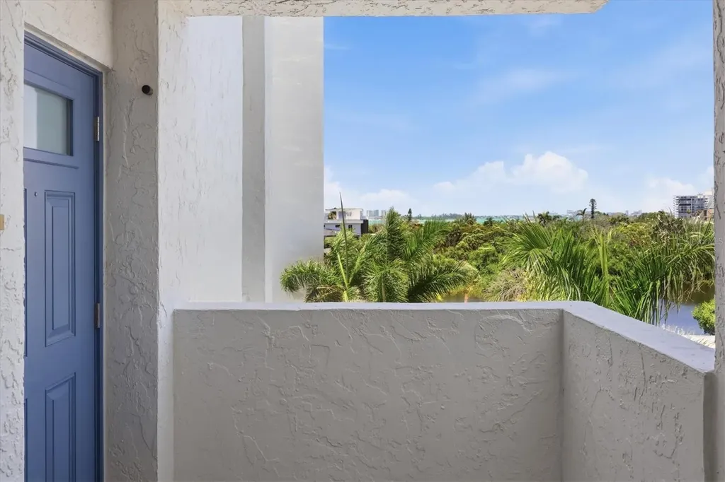 20 Whispering Sands Drive Sarasota FL 34242