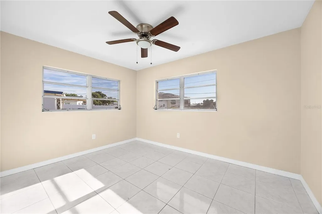 275 Lakeview Drive North Fort Myers FL 33917