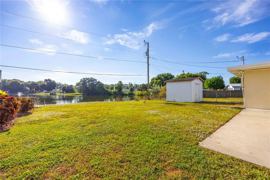 275 Lakeview Drive North Fort Myers FL 33917