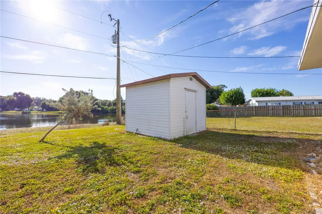 275 Lakeview Drive North Fort Myers FL 33917