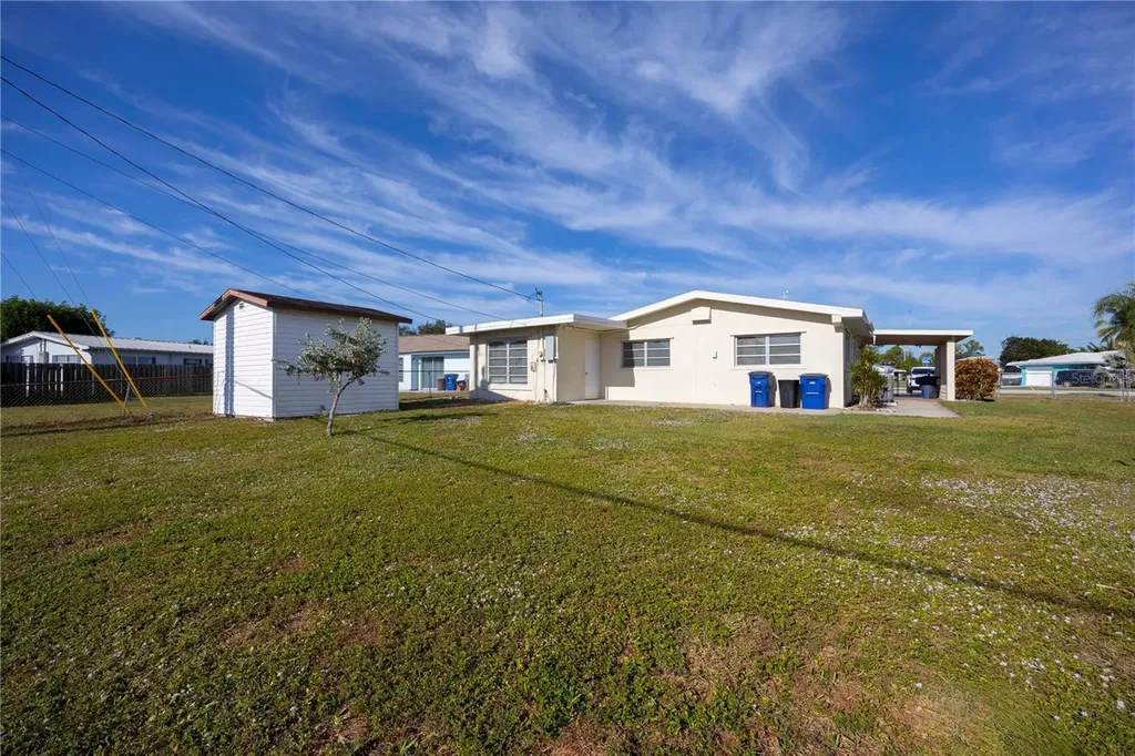 275 Lakeview Drive North Fort Myers FL 33917