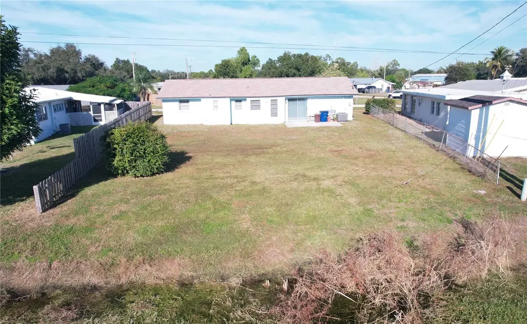 275 Lakeview Drive North Fort Myers FL 33917