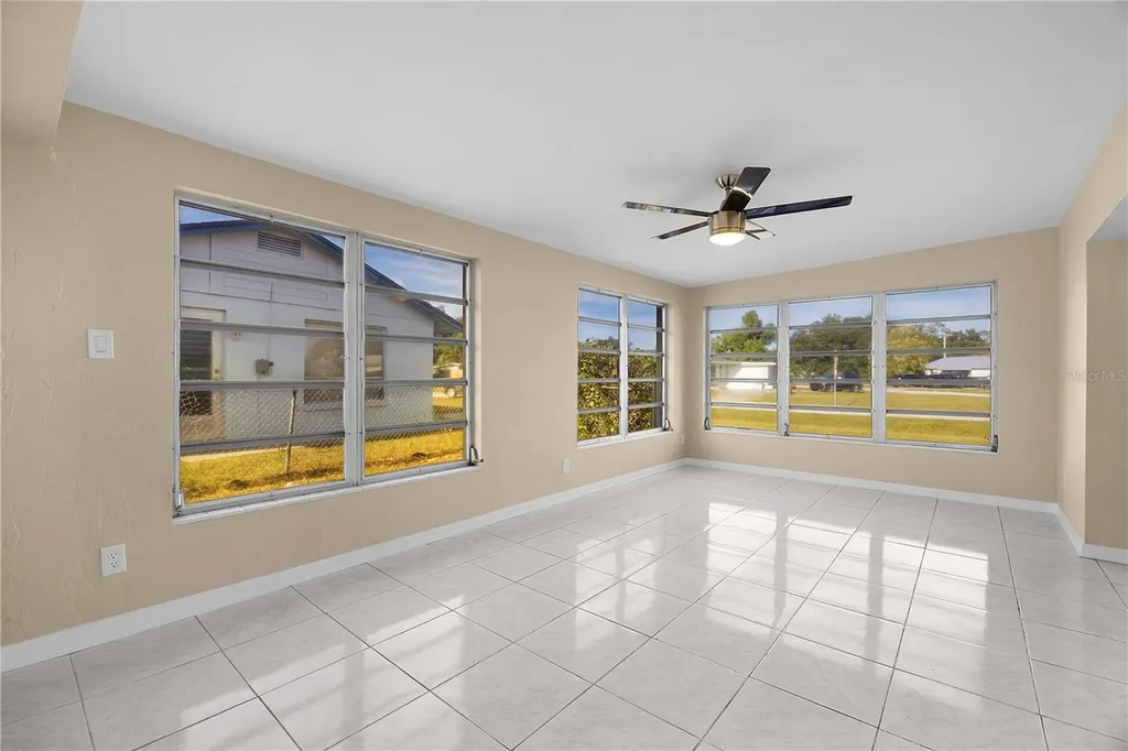 275 Lakeview Drive North Fort Myers FL 33917