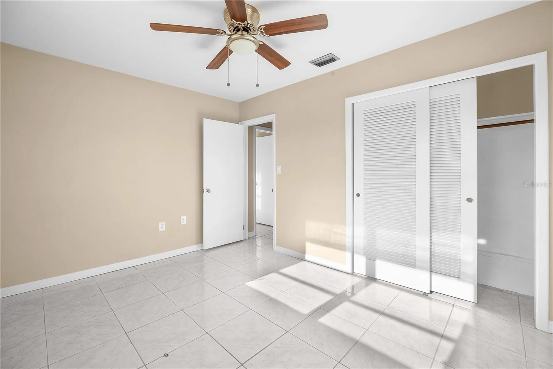 275 Lakeview Drive North Fort Myers FL 33917