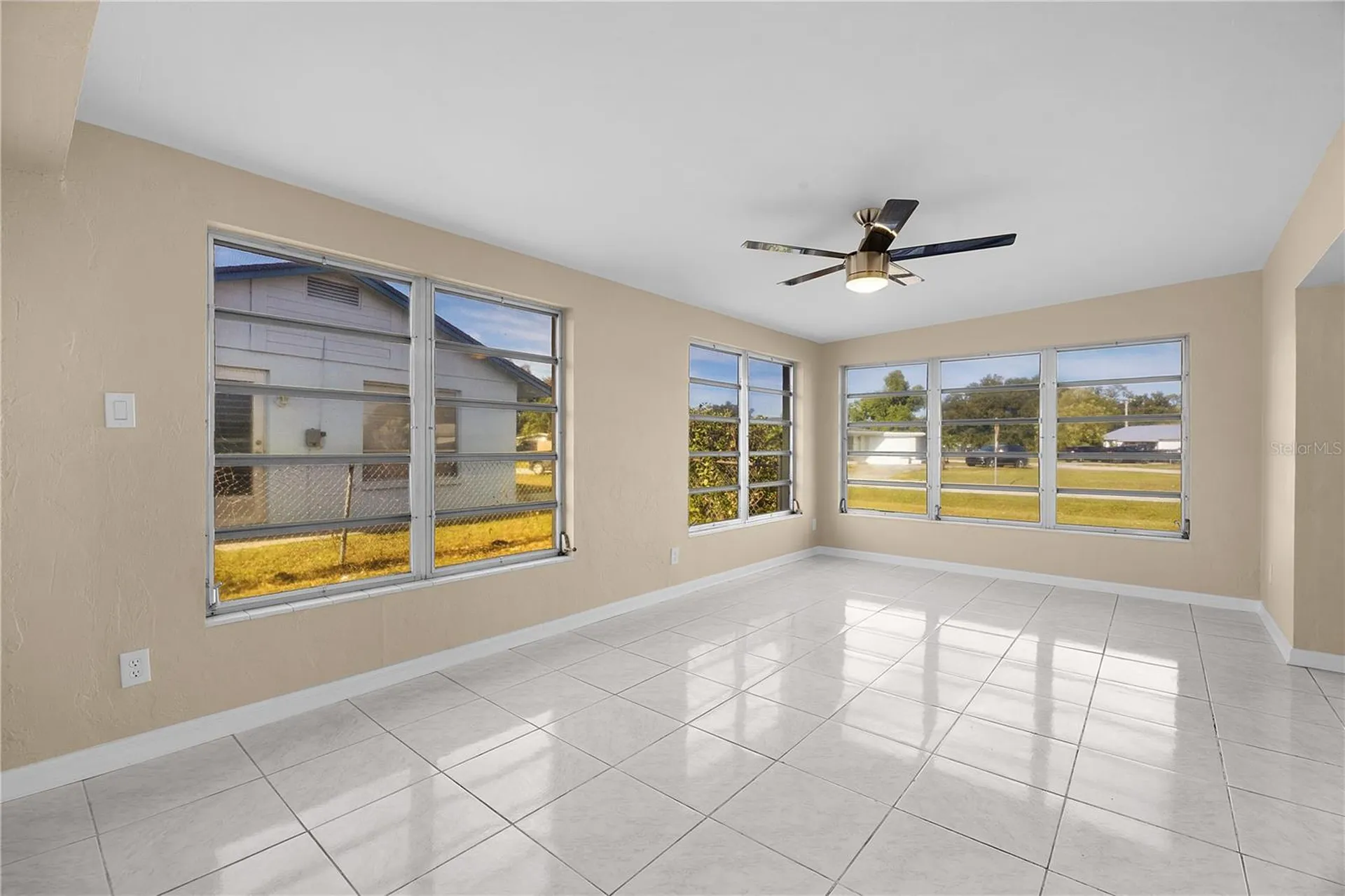 275 Lakeview Drive North Fort Myers FL 33917