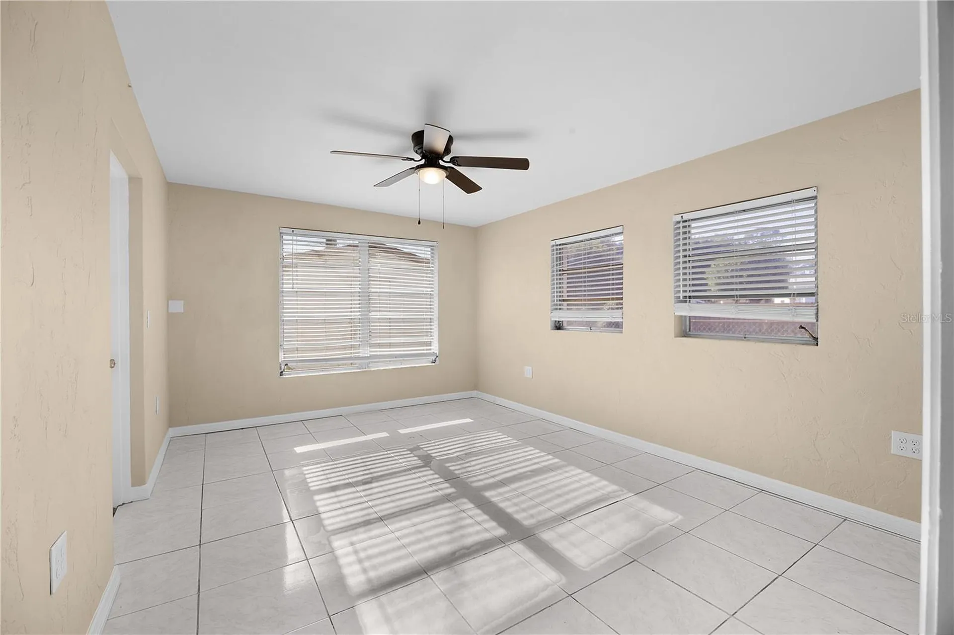 275 Lakeview Drive North Fort Myers FL 33917