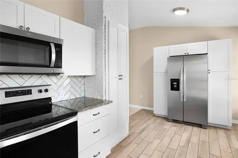 275 Lakeview Drive North Fort Myers FL 33917