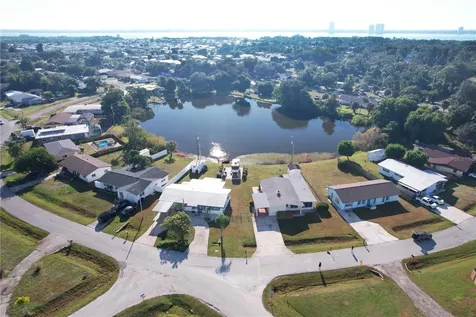 275 Lakeview Drive North Fort Myers FL 33917
