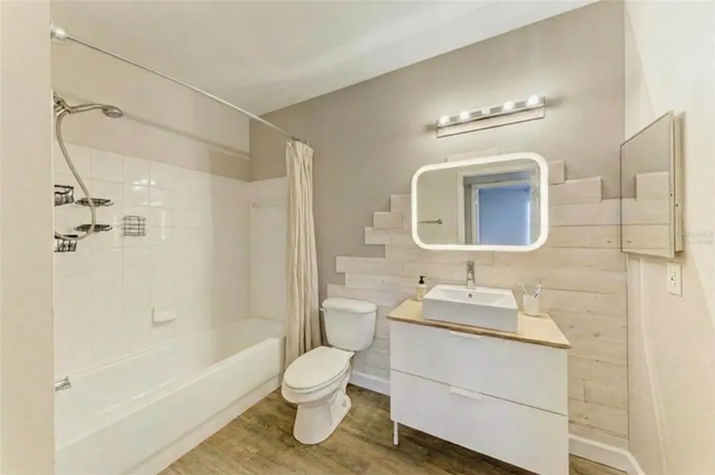 1195 Villagio Circle Sarasota FL 34237