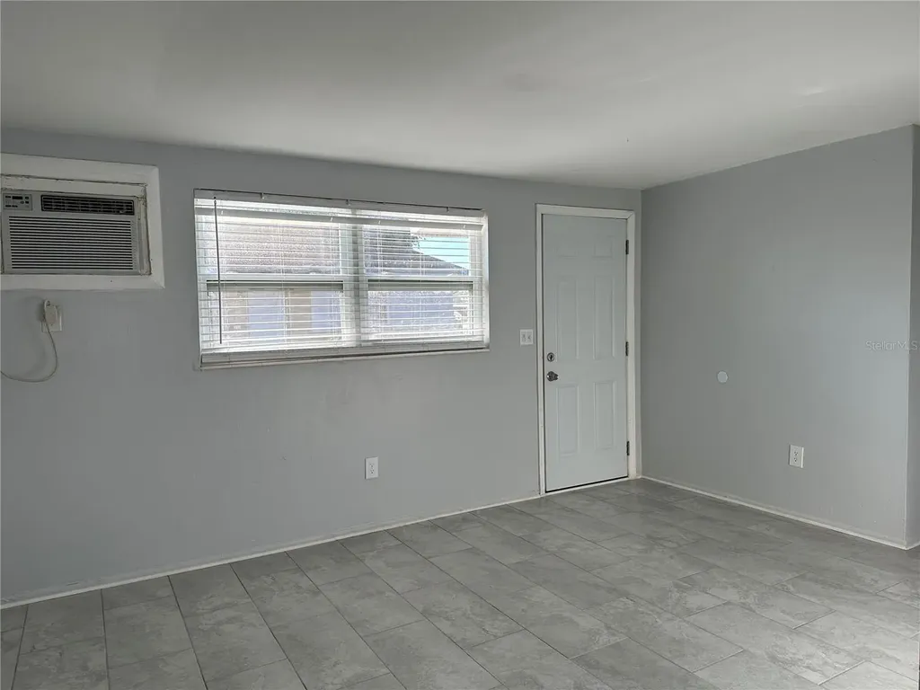 351 50th Avenue N St Petersburg FL 33703
