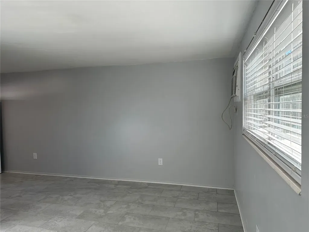 351 50th Avenue N St Petersburg FL 33703