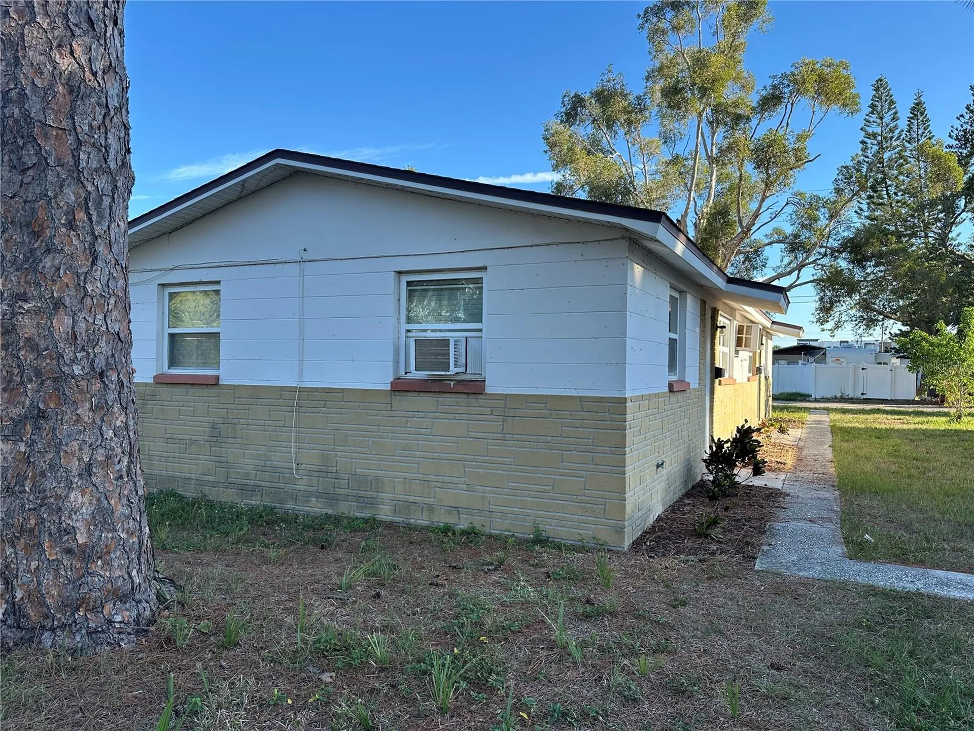 351 50th Avenue N St Petersburg FL 33703