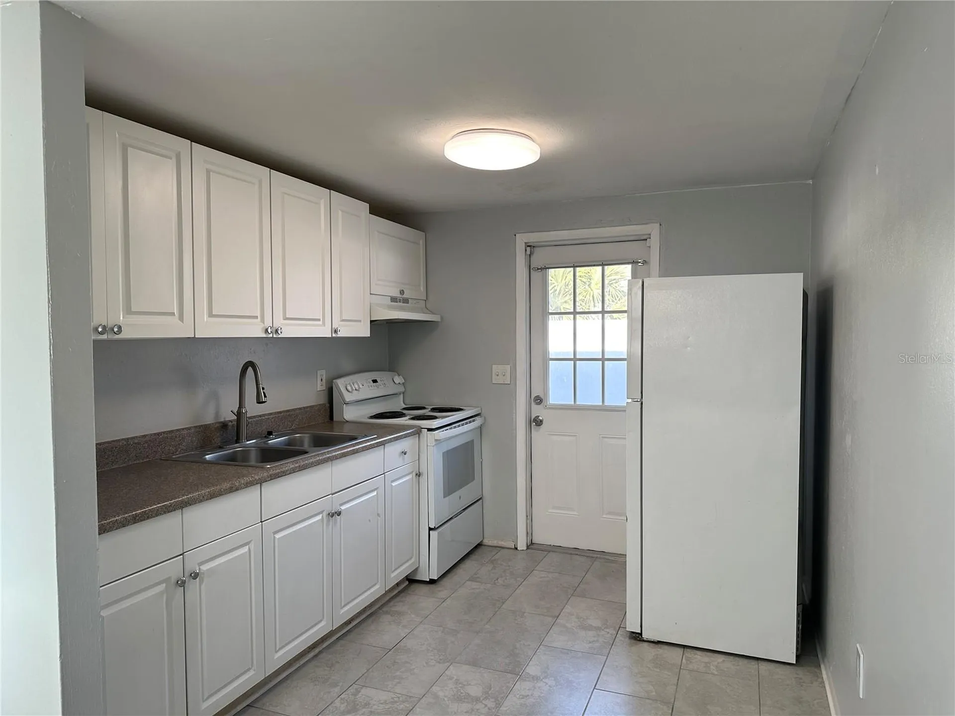 351 50th Avenue N St Petersburg FL 33703