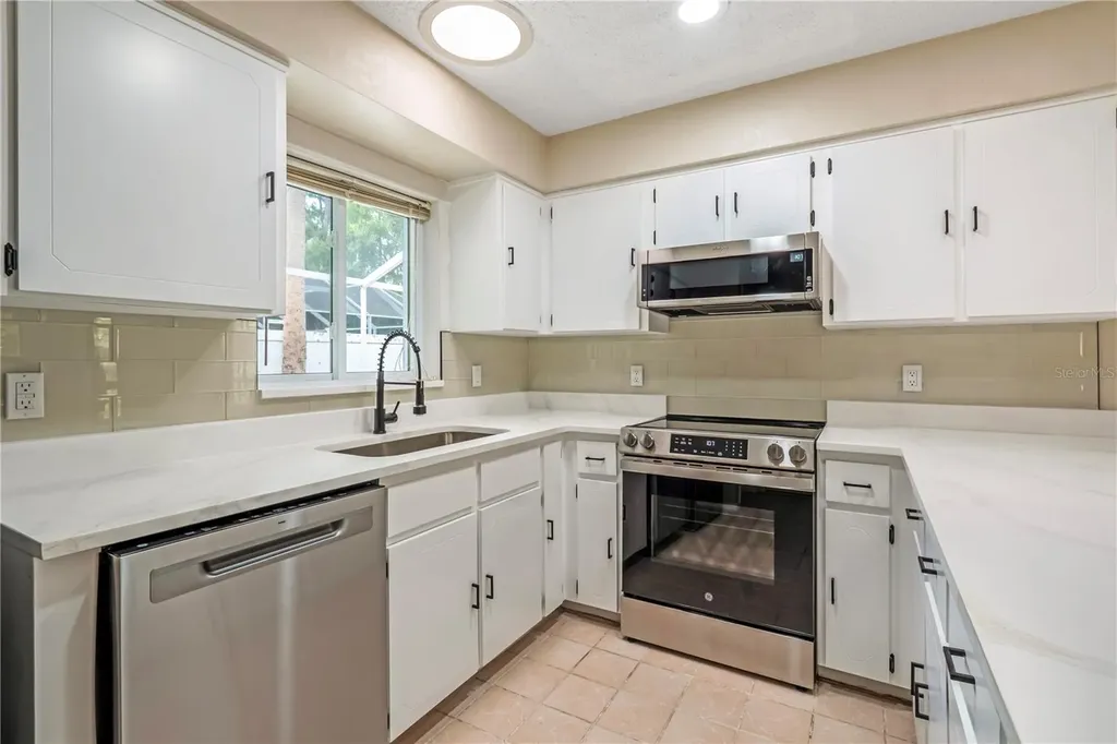 19 Banner Lane Palm Coast FL 32137