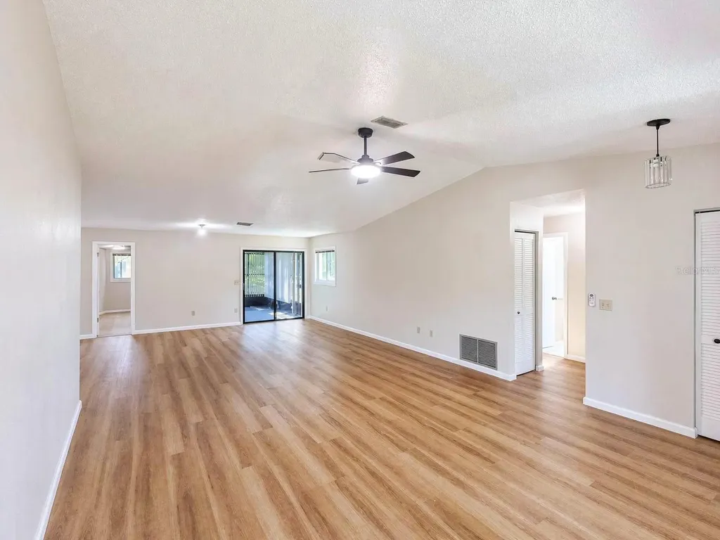 19 Banner Lane Palm Coast FL 32137