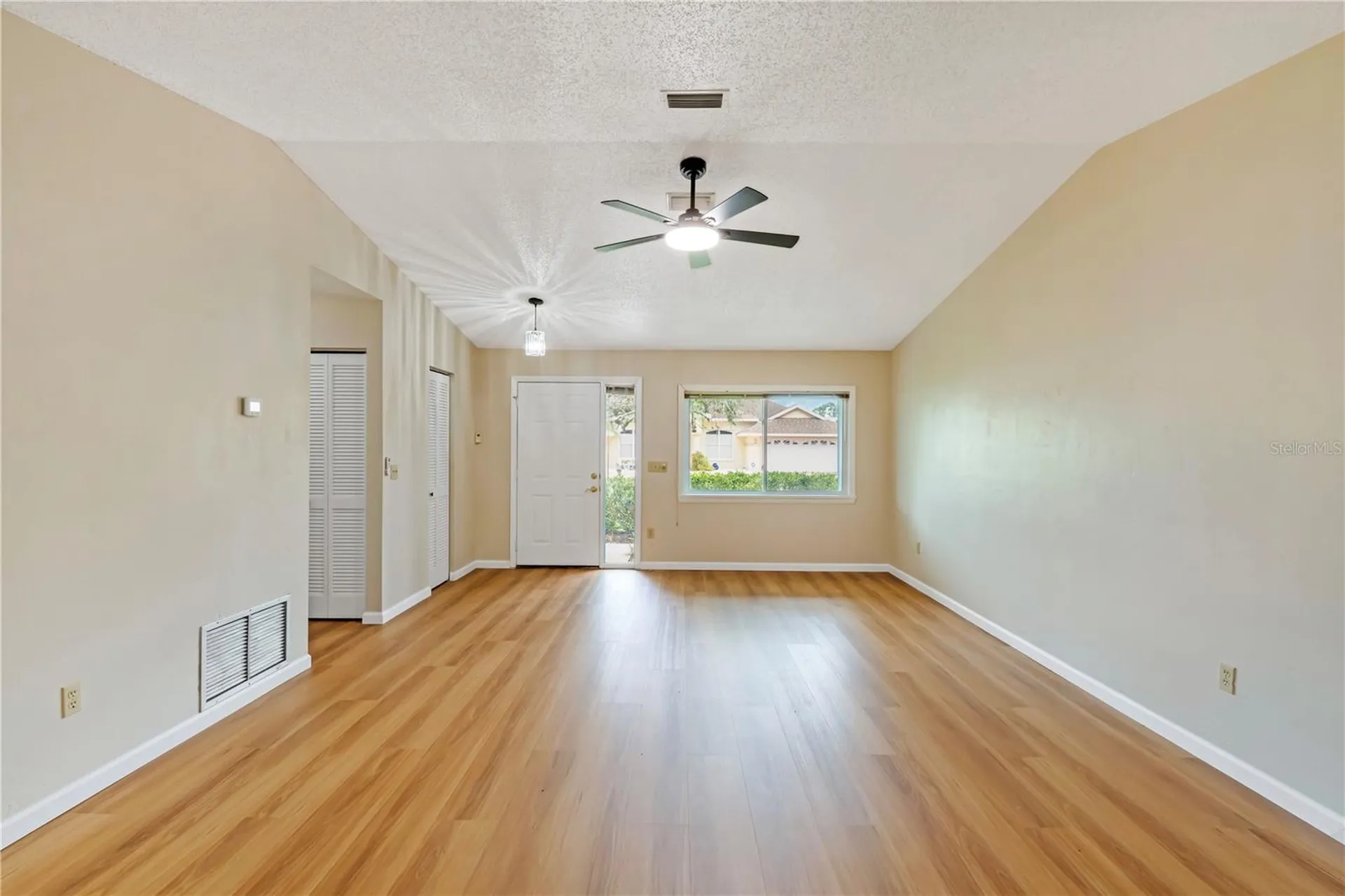 19 Banner Lane Palm Coast FL 32137