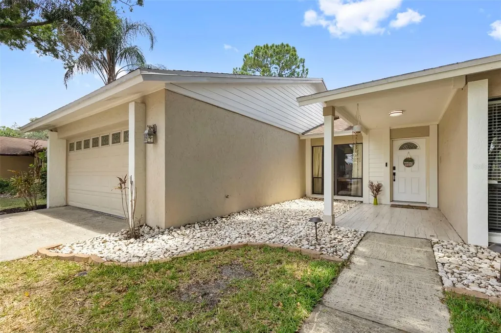 15701 Country Lake Drive Tampa FL 33624