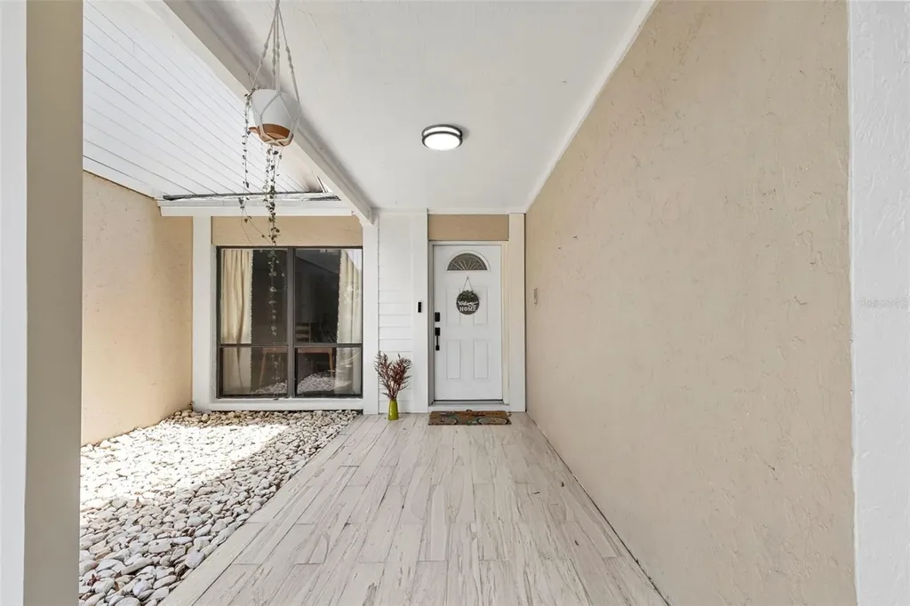 15701 Country Lake Drive Tampa FL 33624