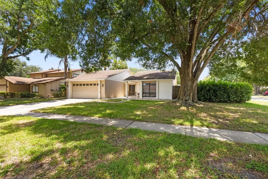 15701 Country Lake Drive Tampa FL 33624