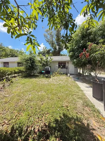 4212 9th Street E Bradenton FL 34208