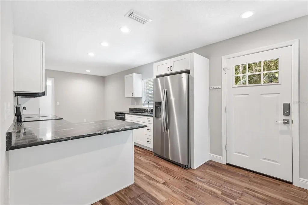 602 Gray Avenue Wildwood FL 34785
