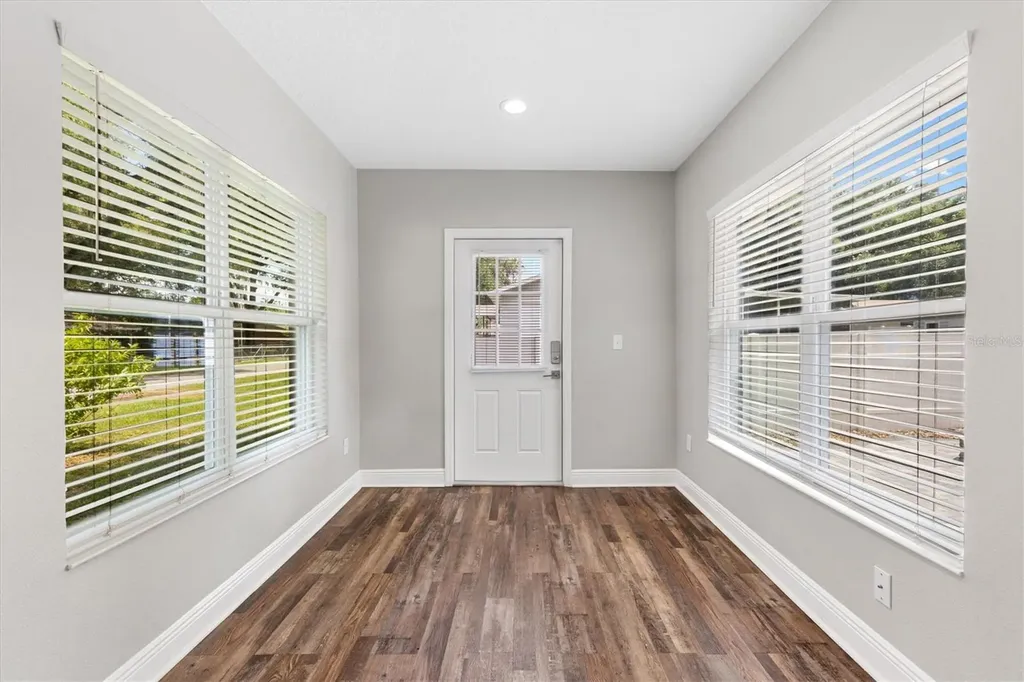 602 Gray Avenue Wildwood FL 34785