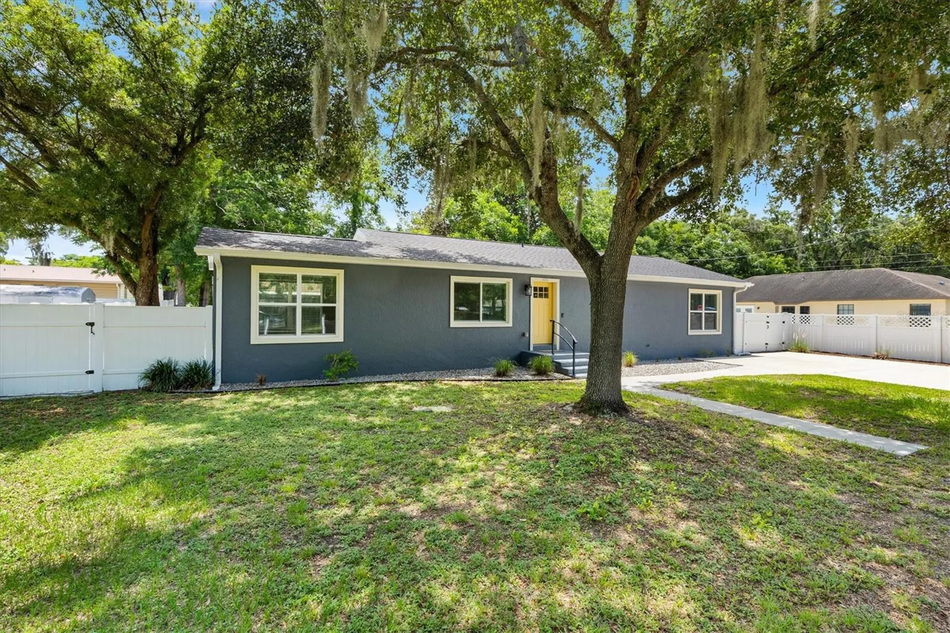 602 Gray Avenue Wildwood FL 34785