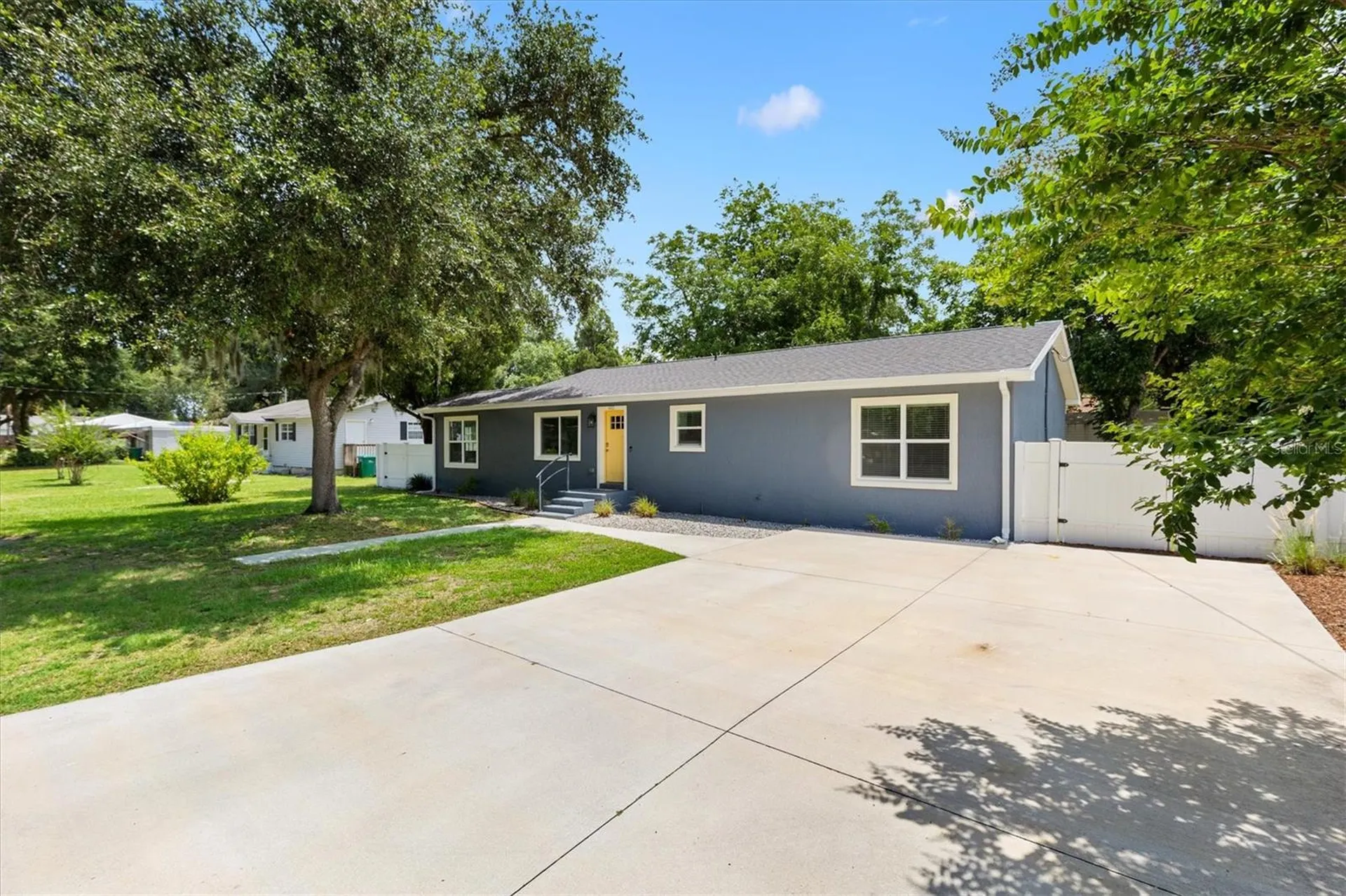 602 Gray Avenue Wildwood FL 34785
