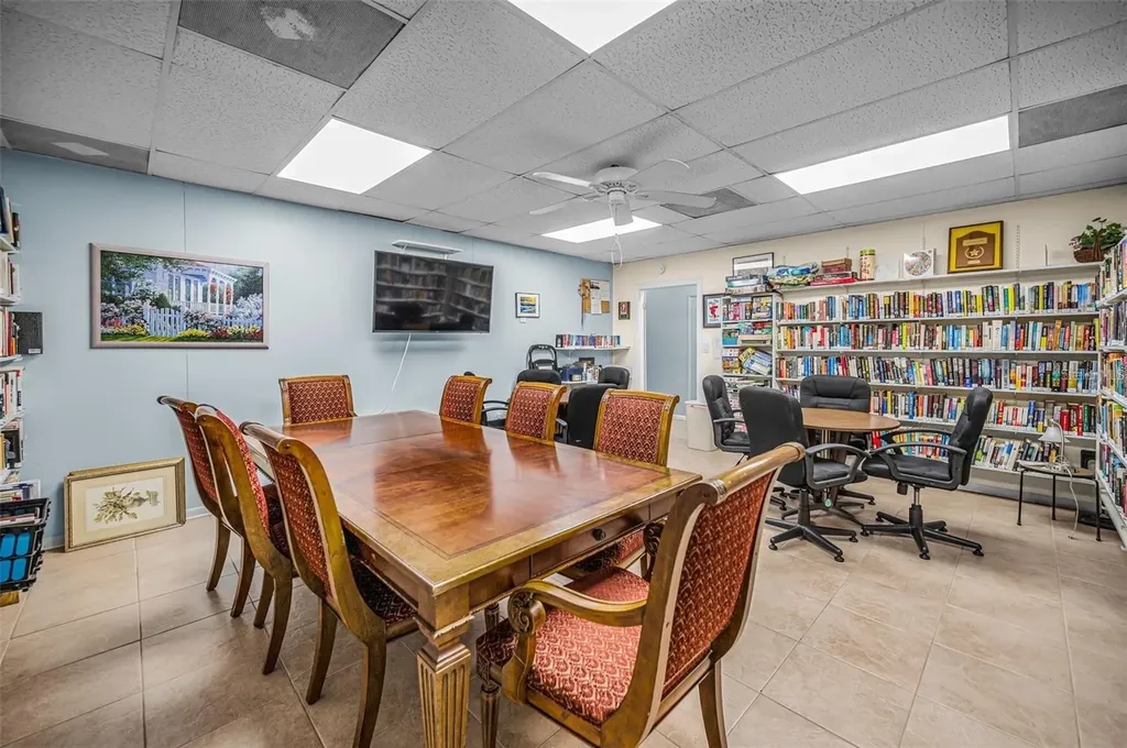 5227 81st Lane N St Petersburg FL 33709