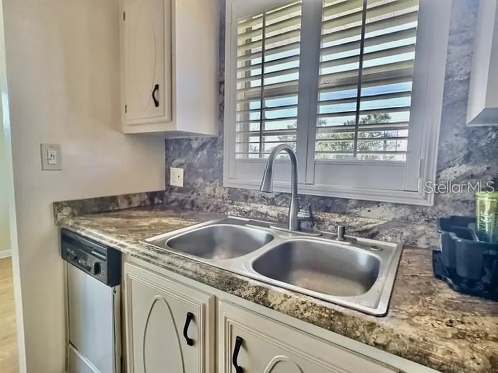 5227 81st Lane N St Petersburg FL 33709
