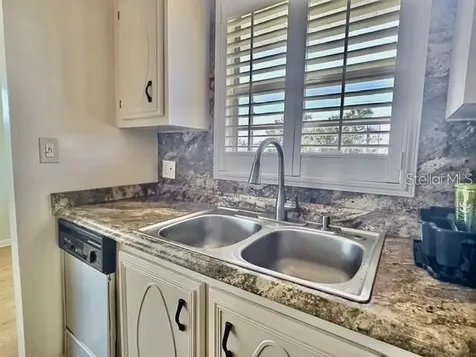 5227 81st Lane N St Petersburg FL 33709