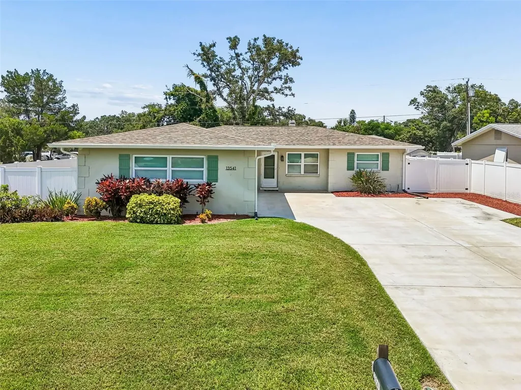 13541 87th Place Seminole FL 33776