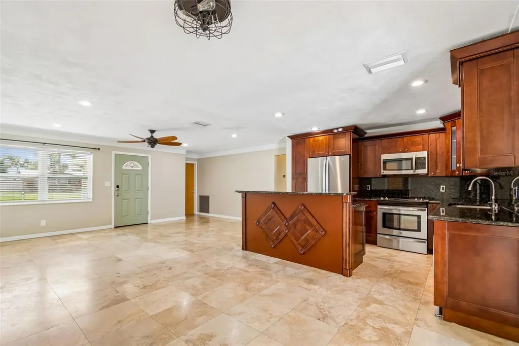 13541 87th Place Seminole FL 33776