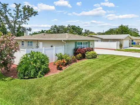 13541 87th Place Seminole FL 33776