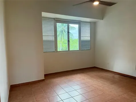 693 Ncv Vega Alta PR 00692