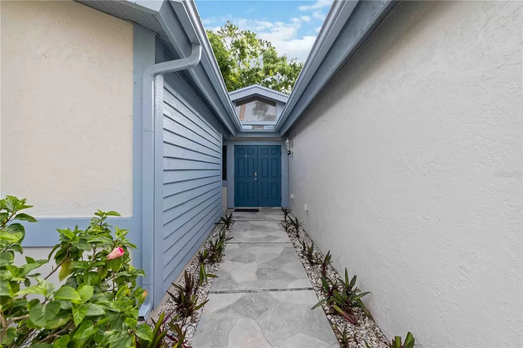 7795 Pine Trace Sarasota FL 34243