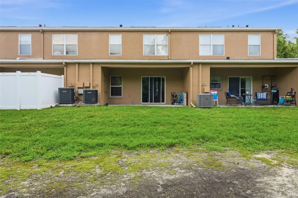1250 Charlesworth Drive Wesley Chapel FL 33543