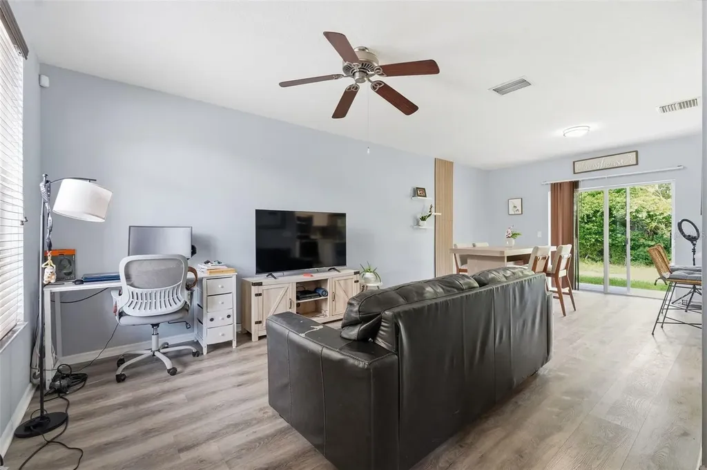 1250 Charlesworth Drive Wesley Chapel FL 33543