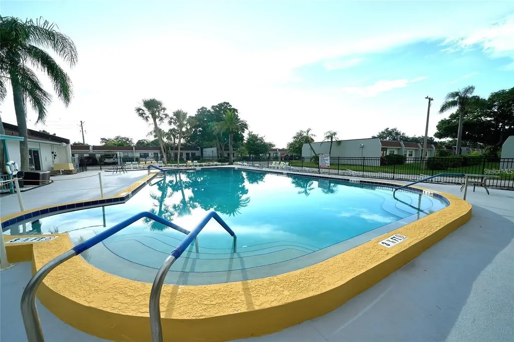 13850 Oakwood Lane Seminole FL 33776