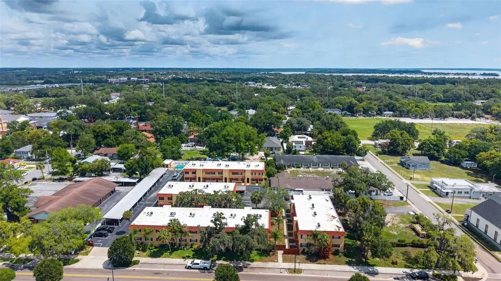 1112 W Main Street Leesburg FL 34748