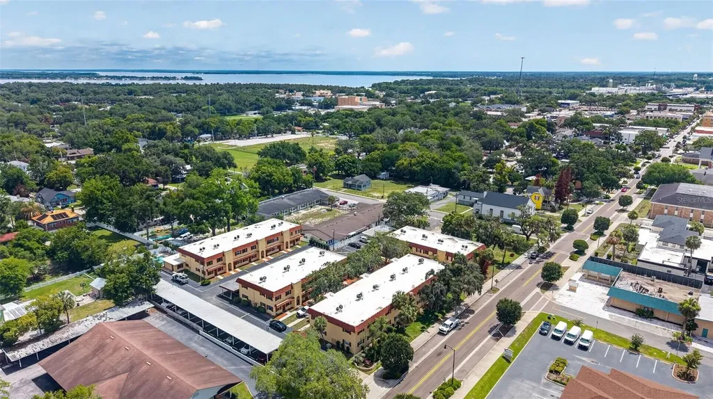 1112 W Main Street Leesburg FL 34748