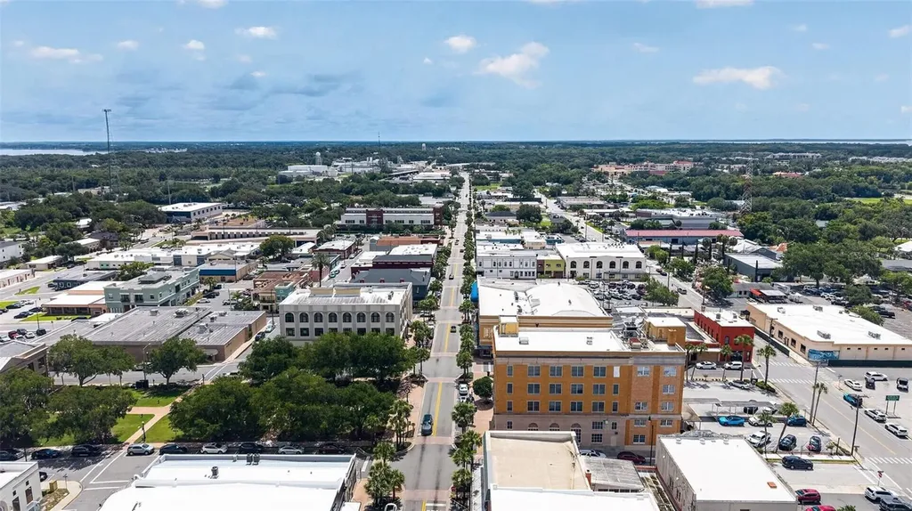1112 W Main Street Leesburg FL 34748