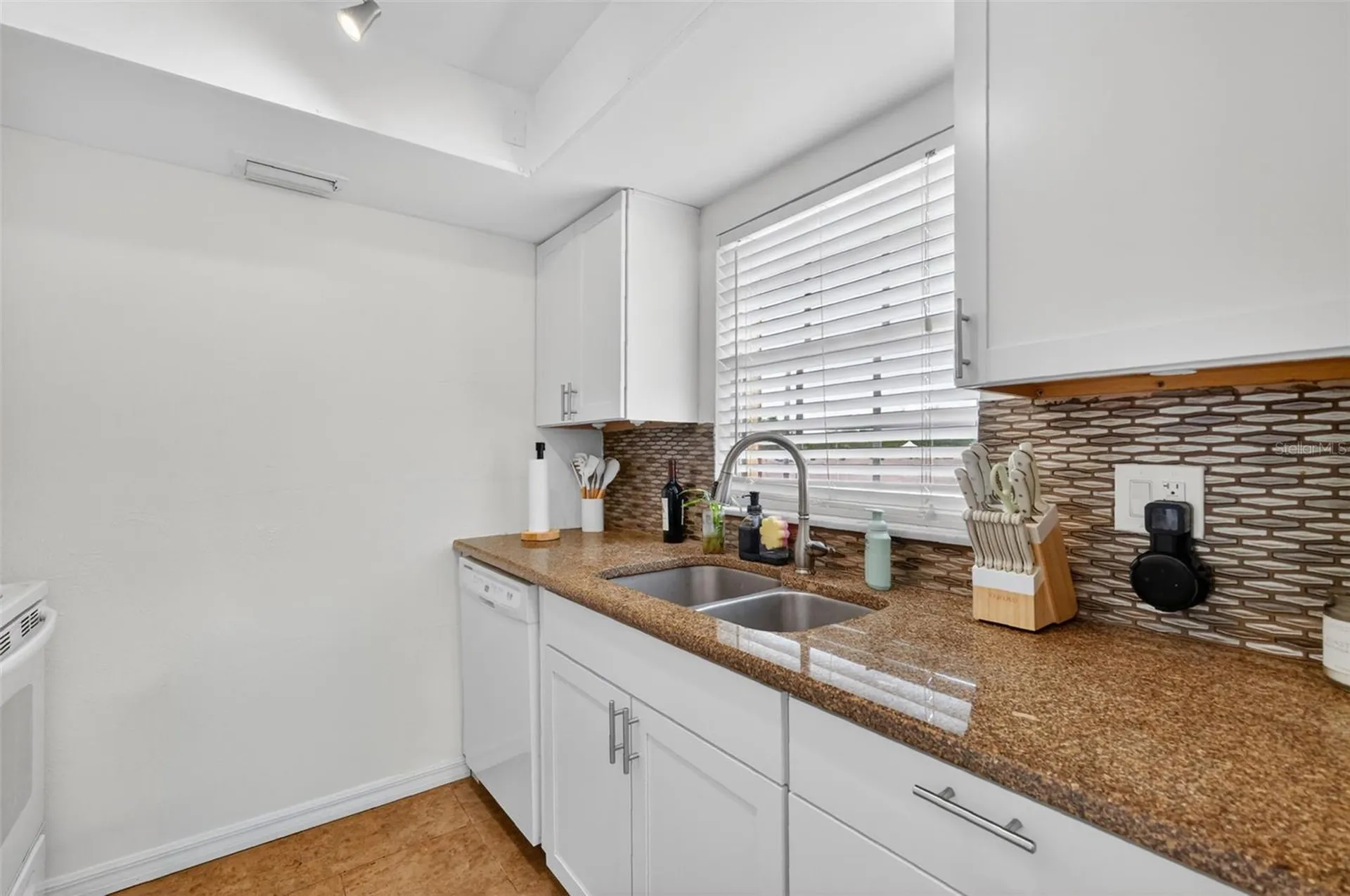 1112 W Main Street Leesburg FL 34748