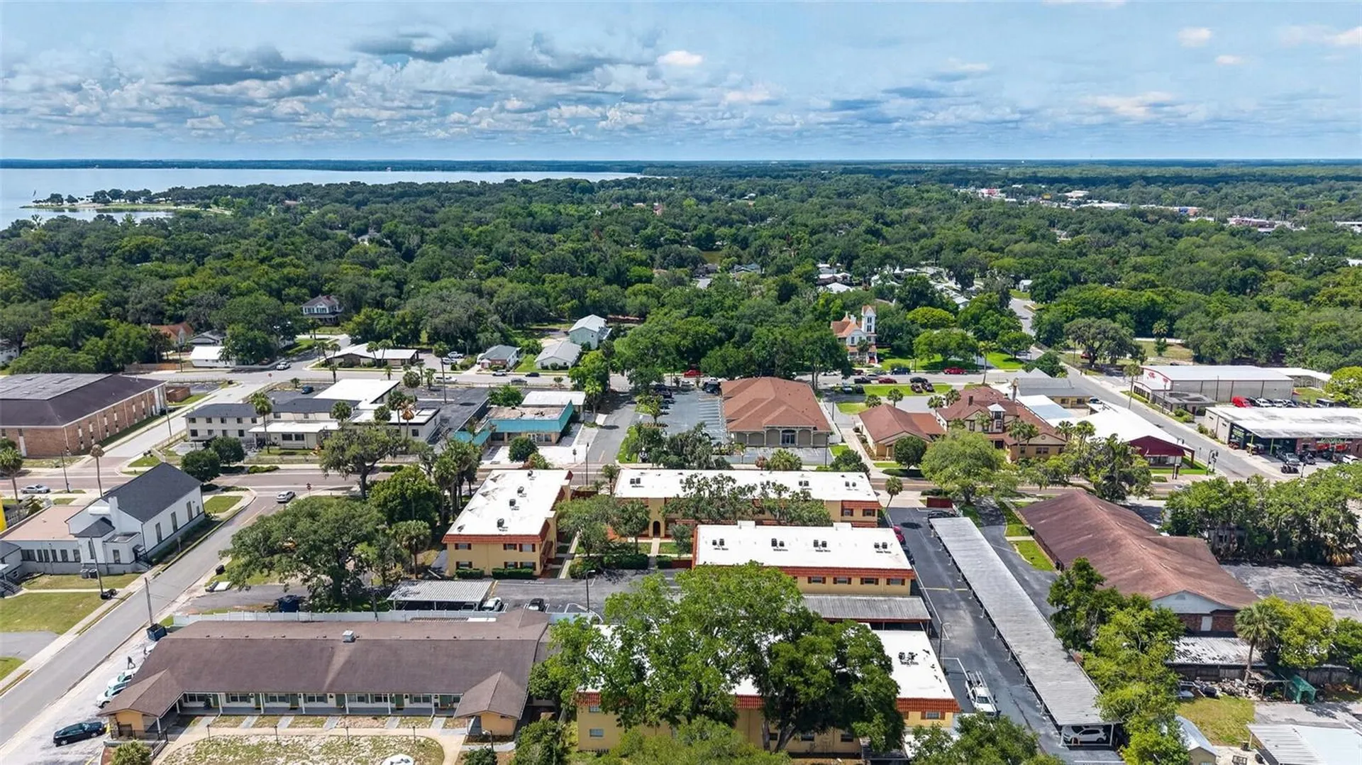 1112 W Main Street Leesburg FL 34748