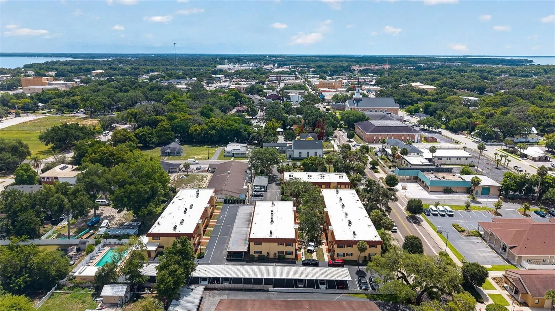 1112 W Main Street Leesburg FL 34748