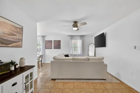 1112 W Main Street Leesburg FL 34748