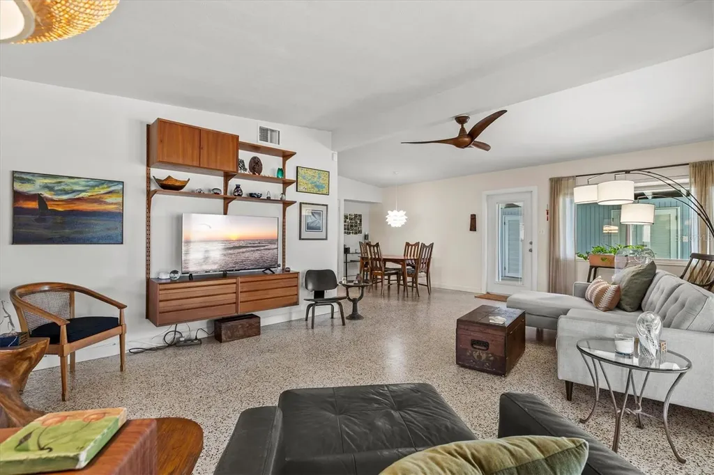 2504 N Radcliffe Place Bradenton FL 34207