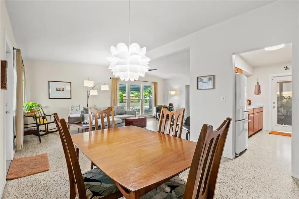 2504 N Radcliffe Place Bradenton FL 34207