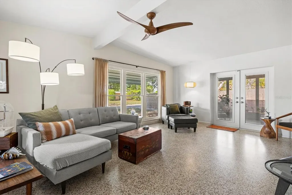 2504 N Radcliffe Place Bradenton FL 34207