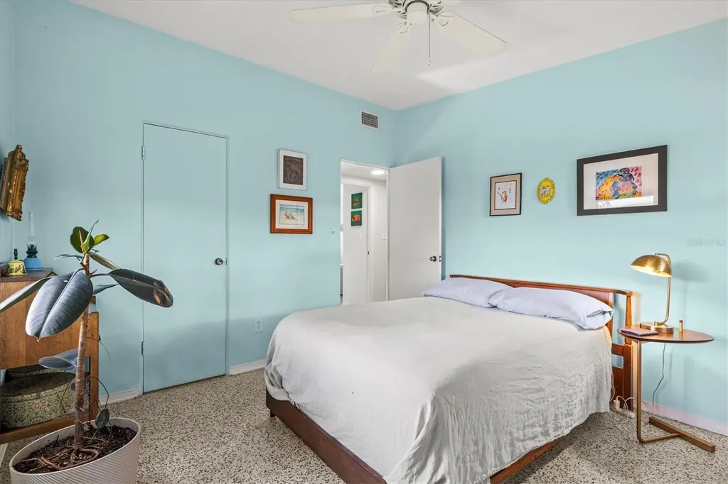 2504 N Radcliffe Place Bradenton FL 34207
